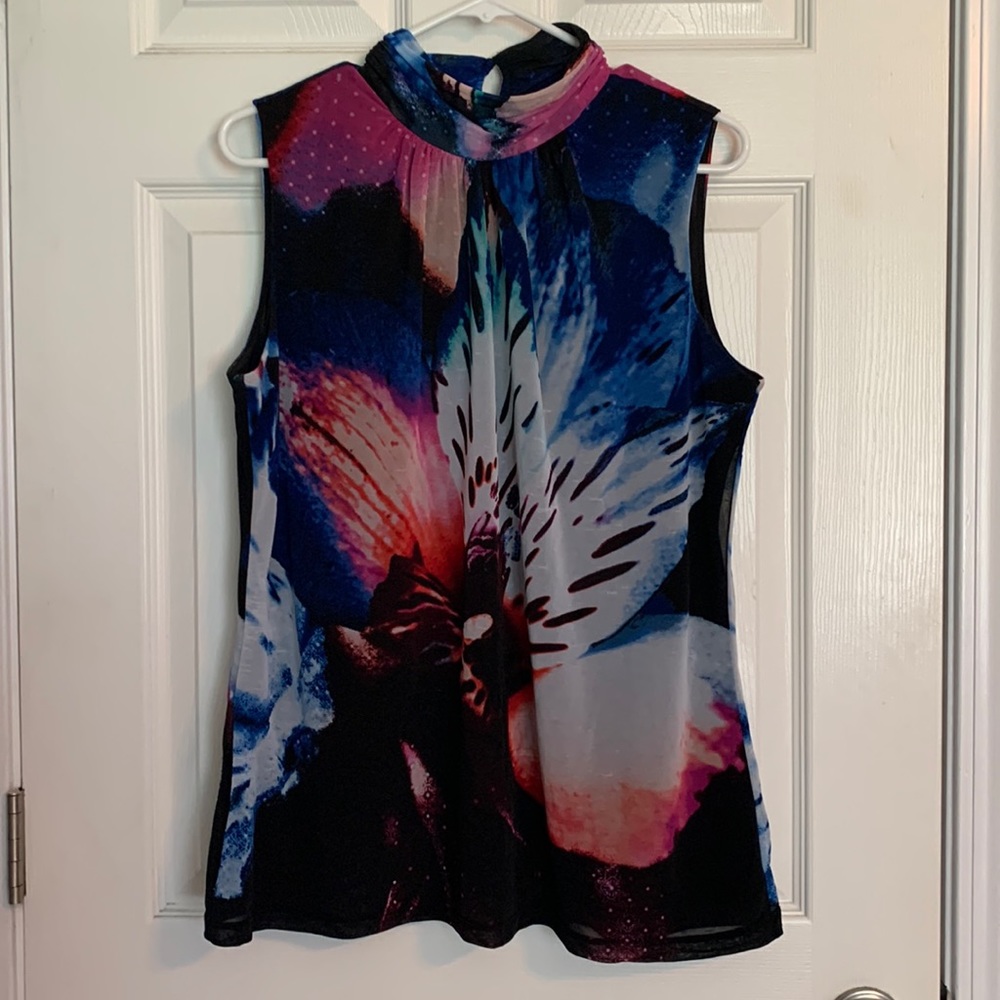 Gorgeous Worthington Sleeveless Top Blue Red Pink Black Lined Button Neck